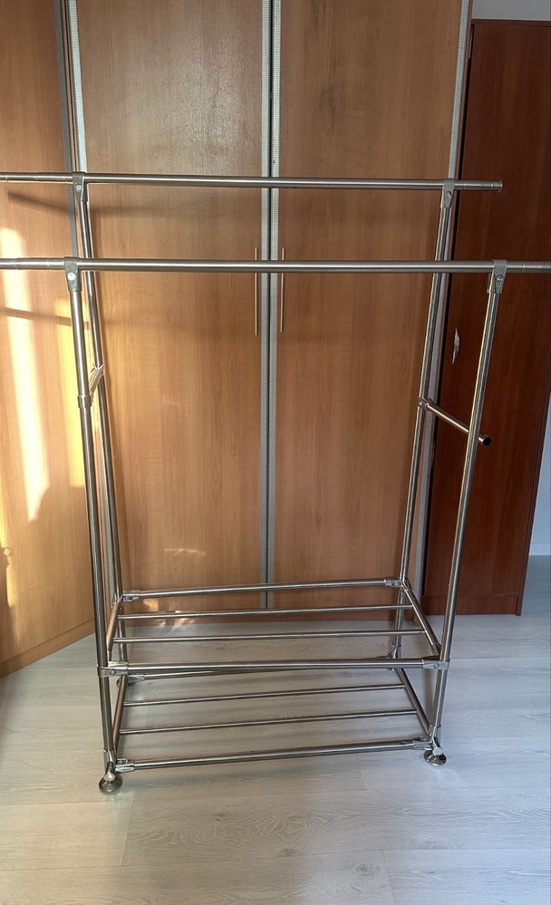 Продам вешалку напольную двойную