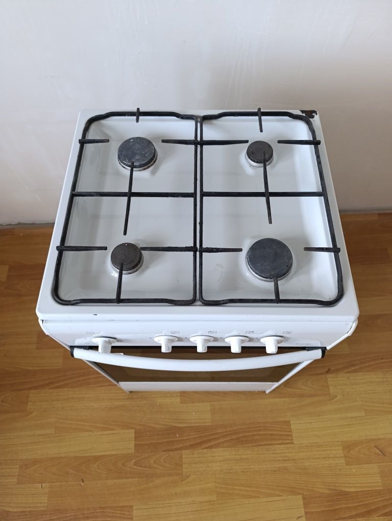 Продам газовую плиту Дарина