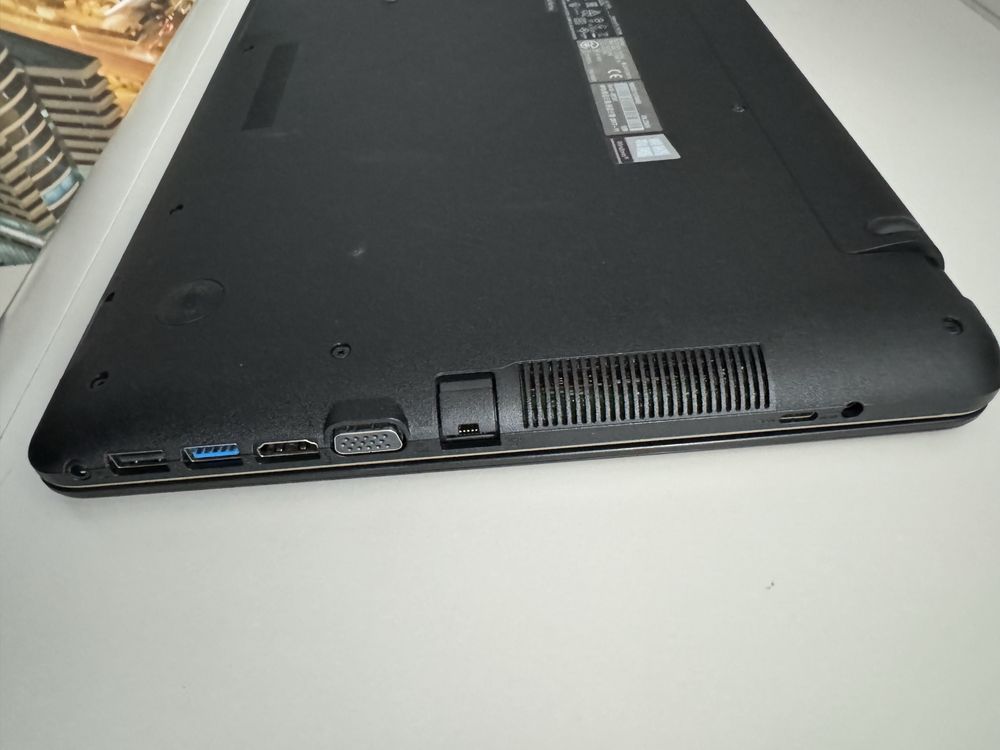 Ноутбук ASUS