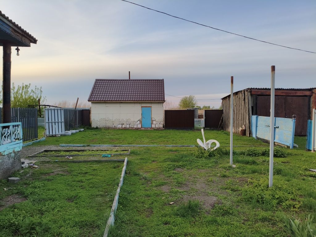 Продам дом в поселке Октябрьское Казахстанец