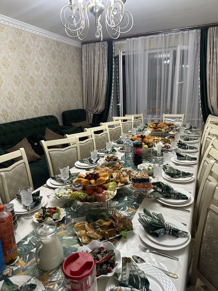 продам стол и стулья в хорошем качестве