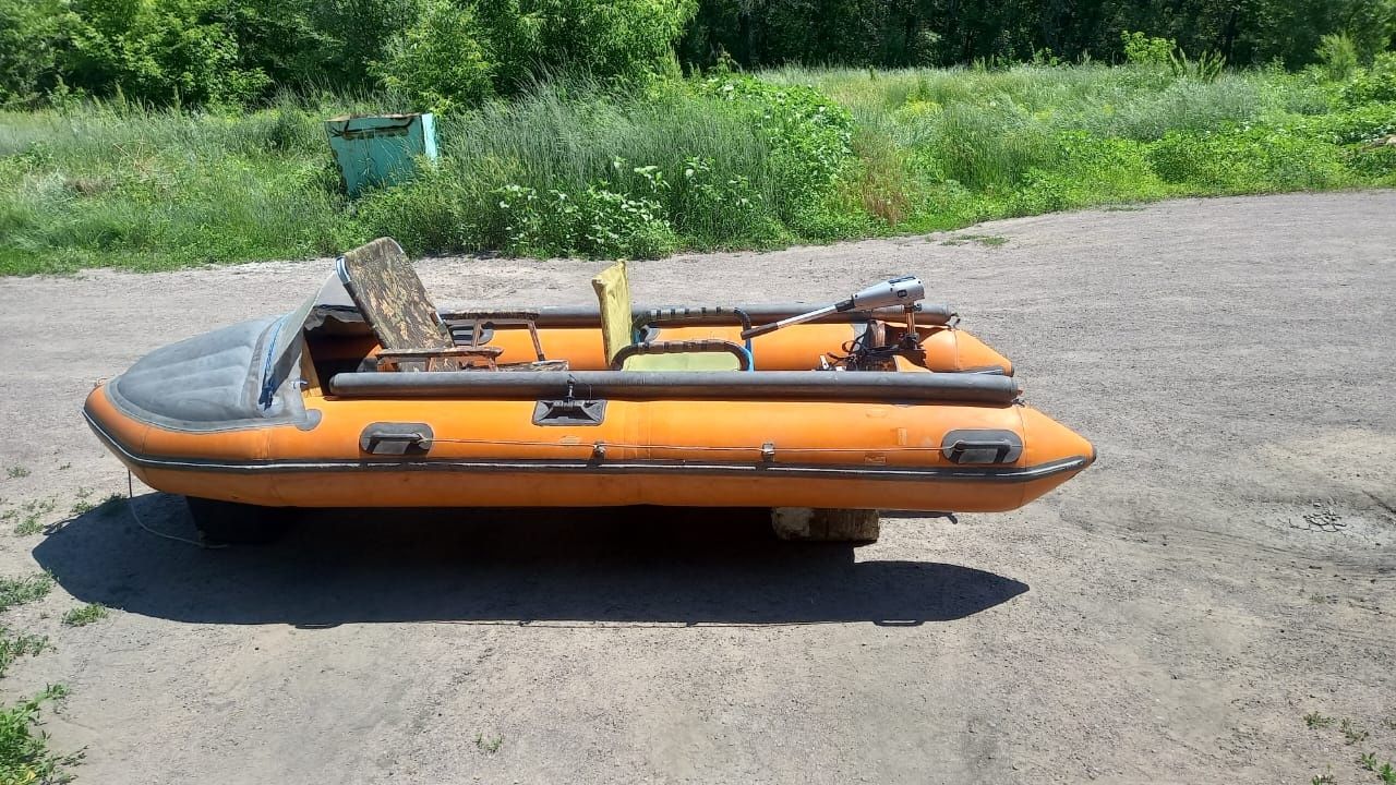 Лодка  резиновая