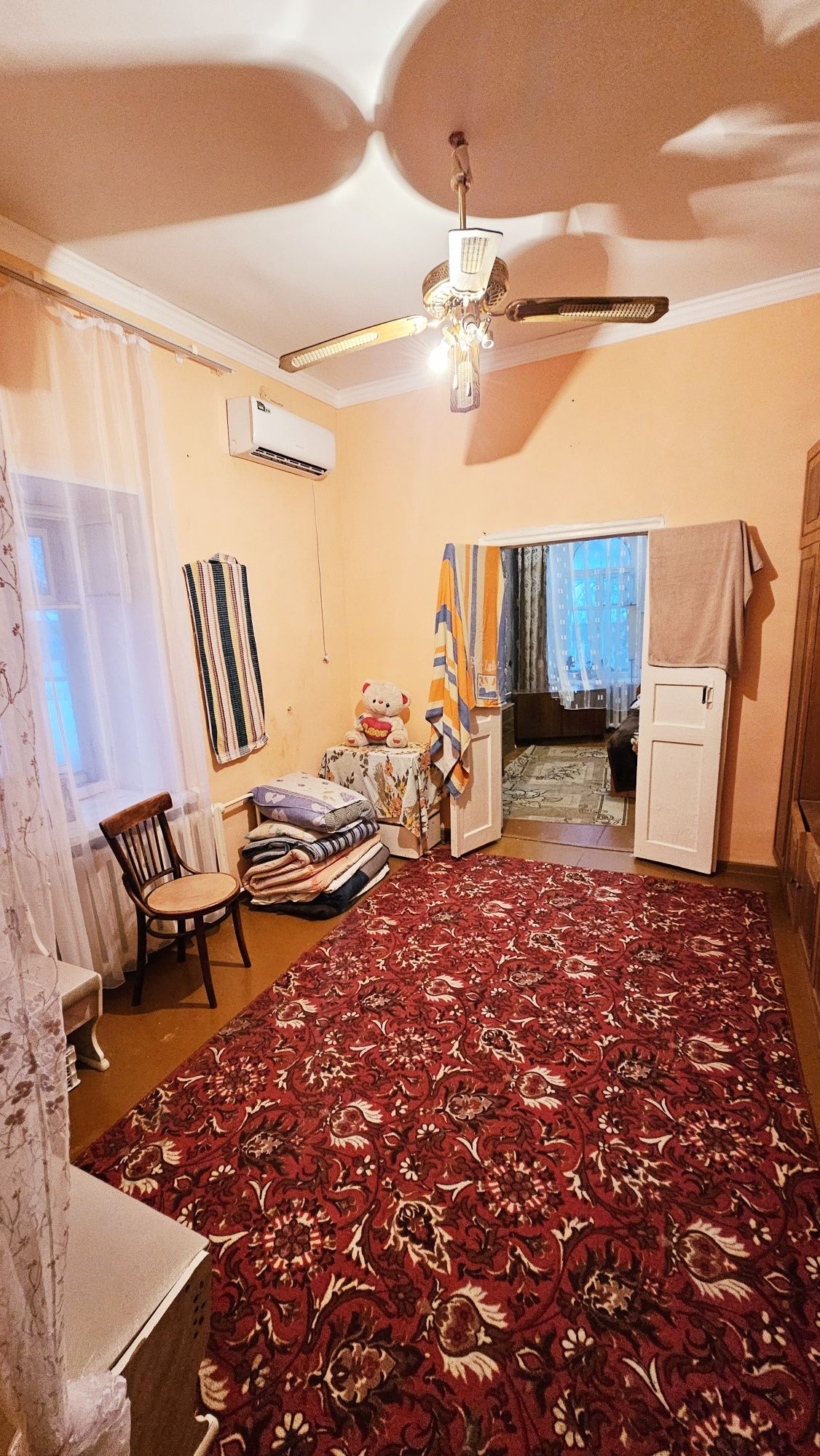 Продам 2 ух ком квартиру. Центр