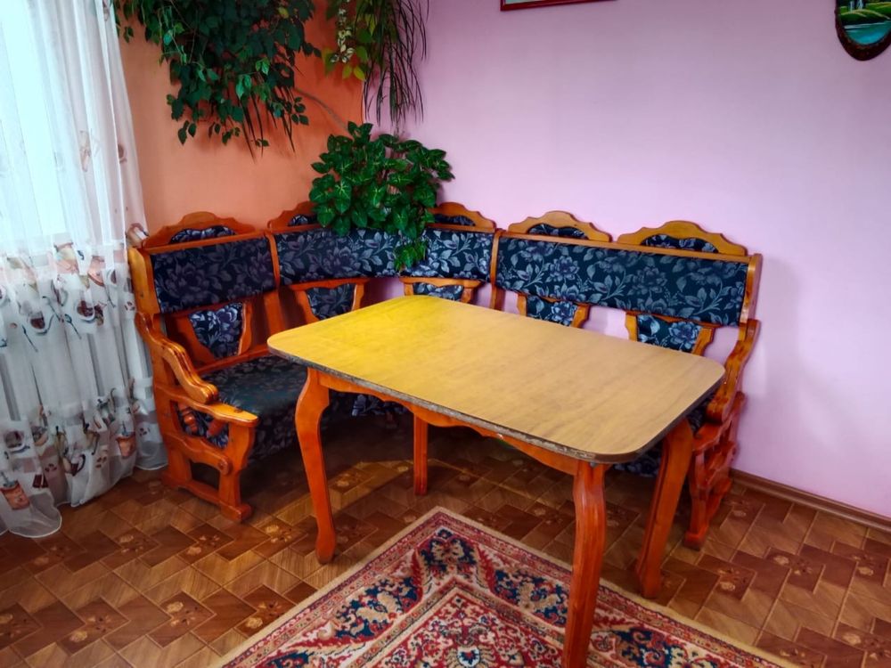 Кухонный гарнитур и куханная зона