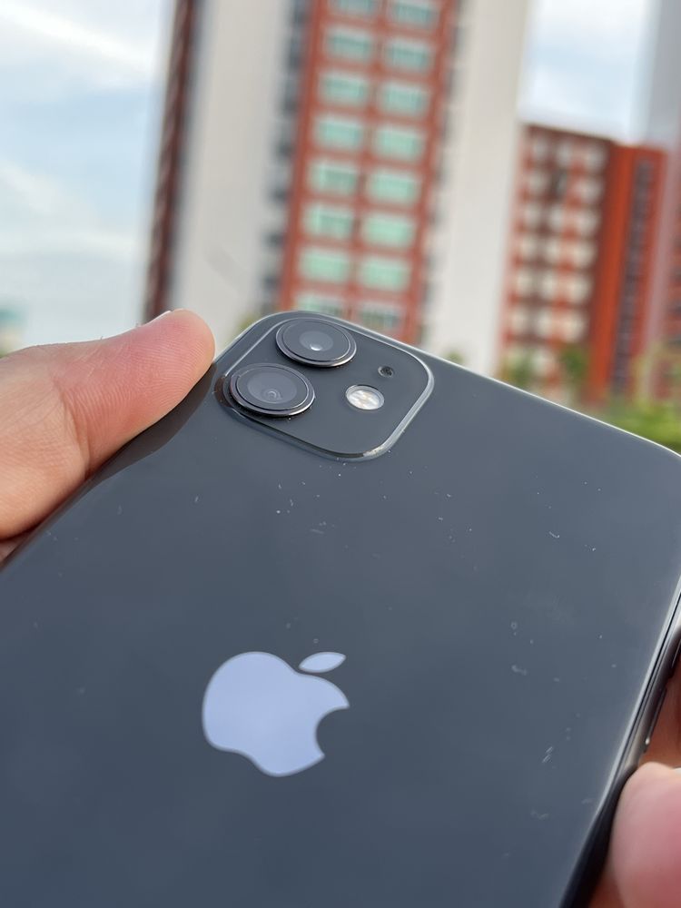 Продам iphone 11