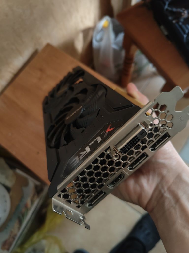 Видеокарта 1070 8 gb и 1070 ti