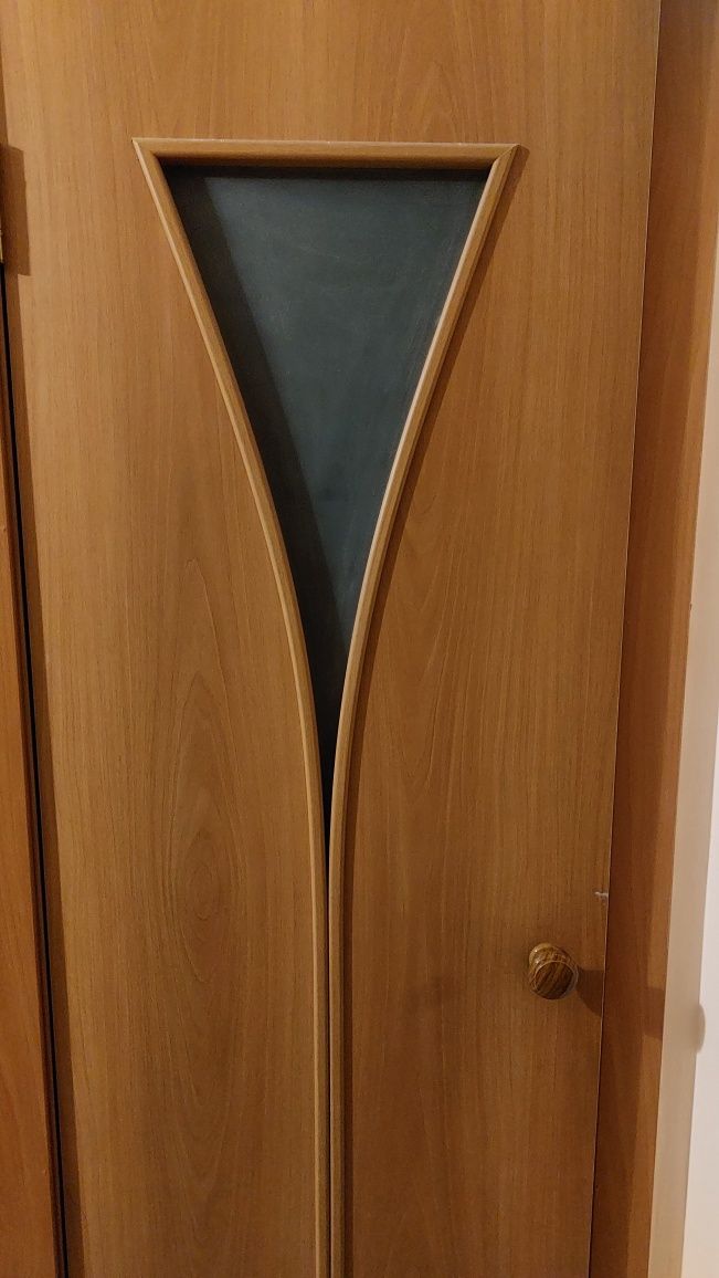 Продам дверь б/у