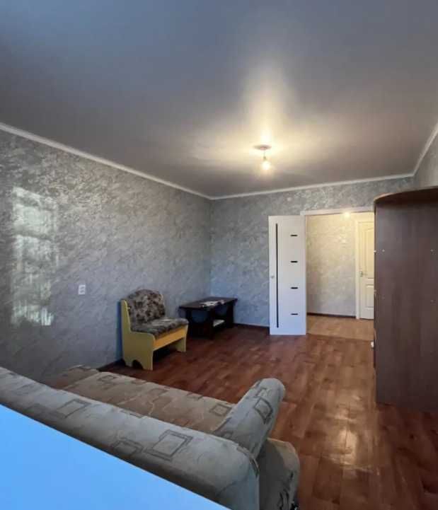 Продам 2-комн квартиру улучшенной планировки по пр.Республики 32