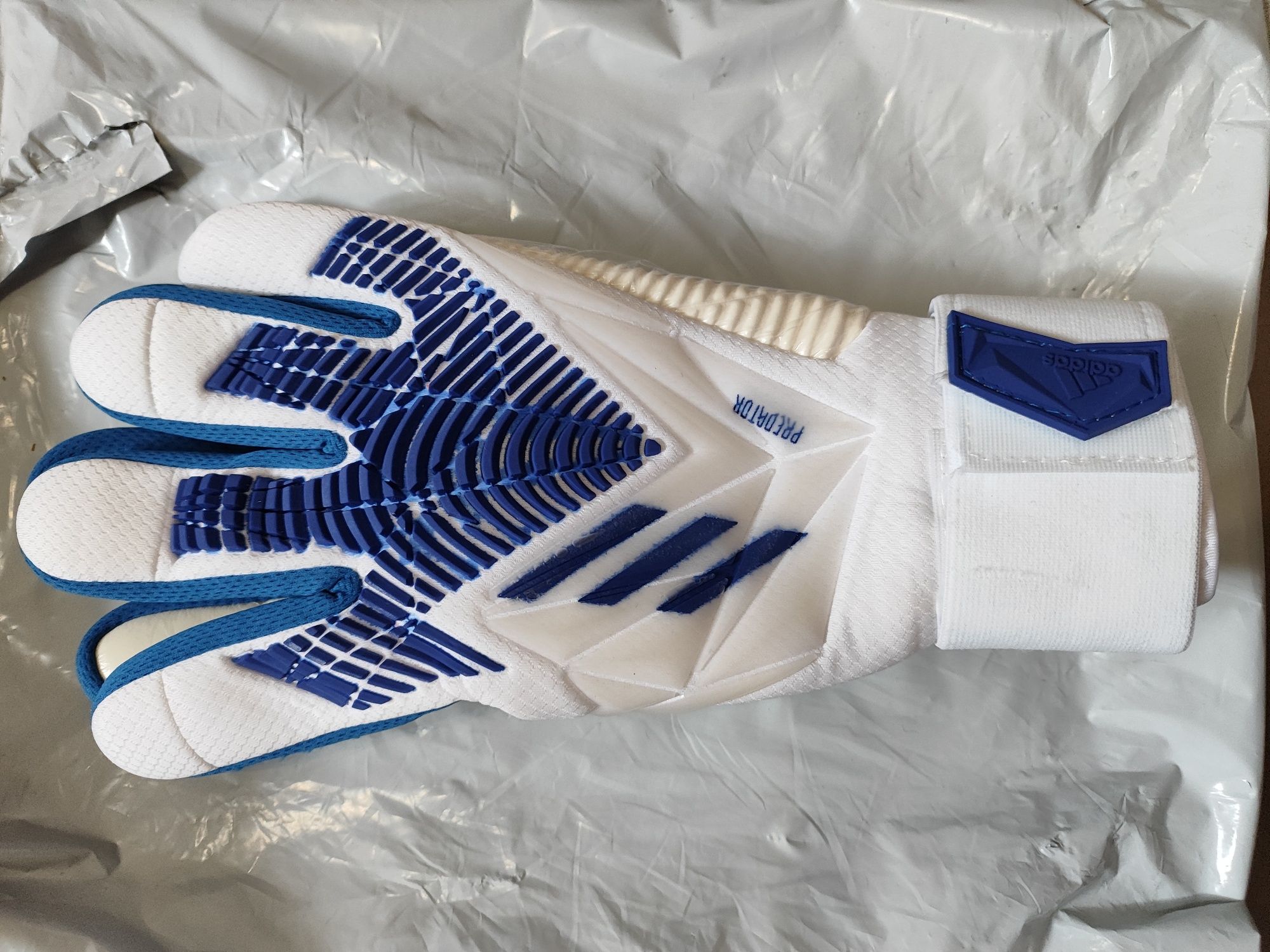 Футбольные перчатки вратарские вратаря Nike Phantom Elite (9) Adidas