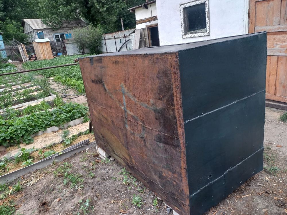 Продам Бак железный