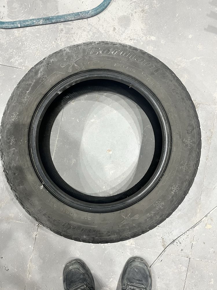 Продаётся зимний шины на камри 50/55