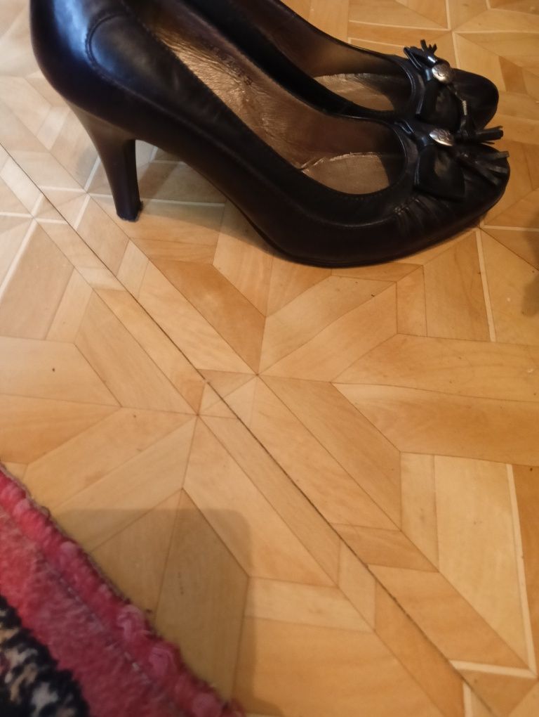Продам туфли женские
