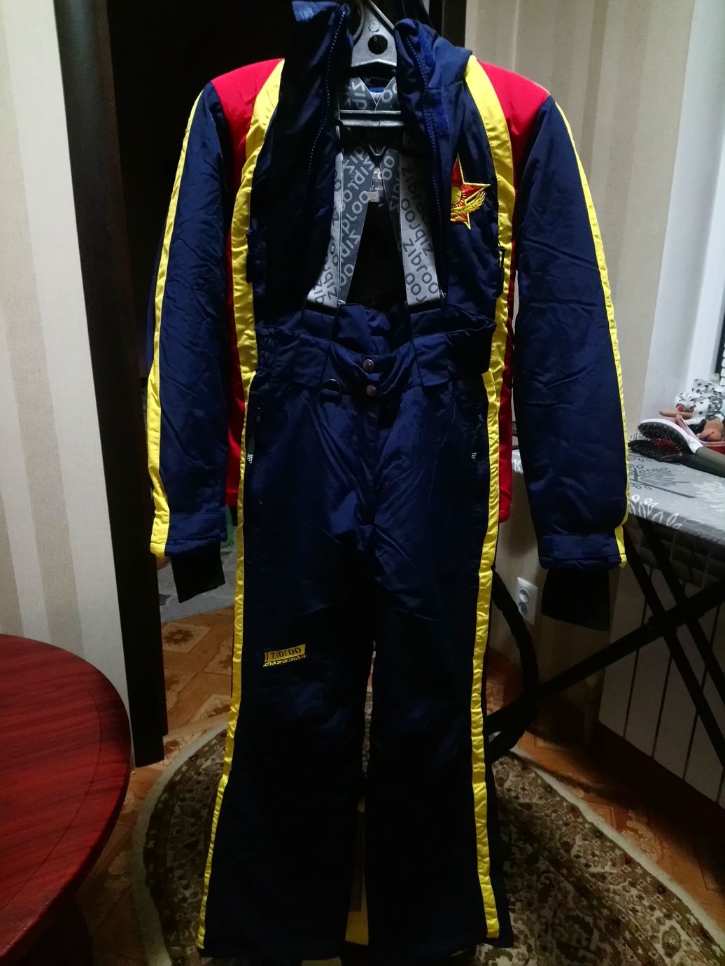Продам зимний костюм
