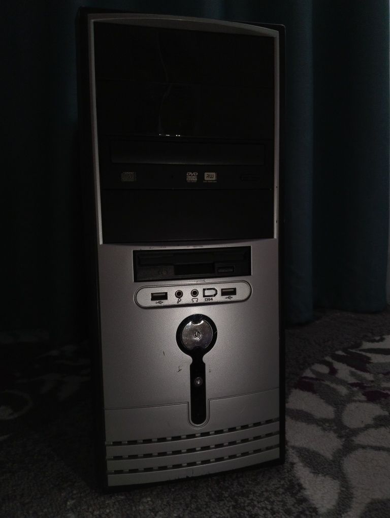 монитор BenQ FP72E