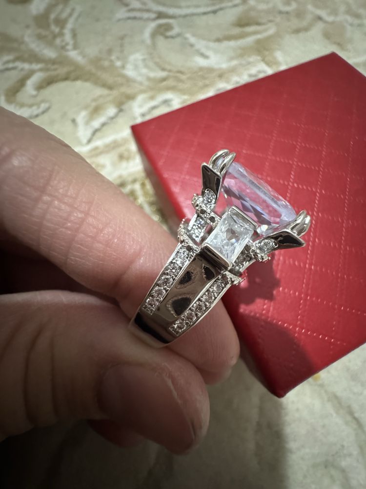 Кольцо серебро шикарный