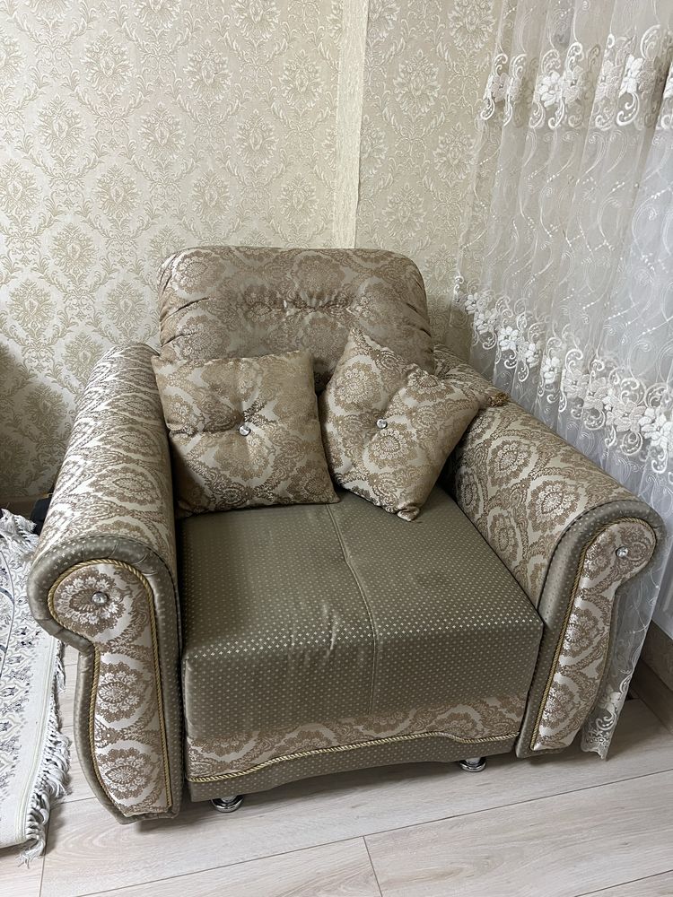 Комплект мягкой мебели