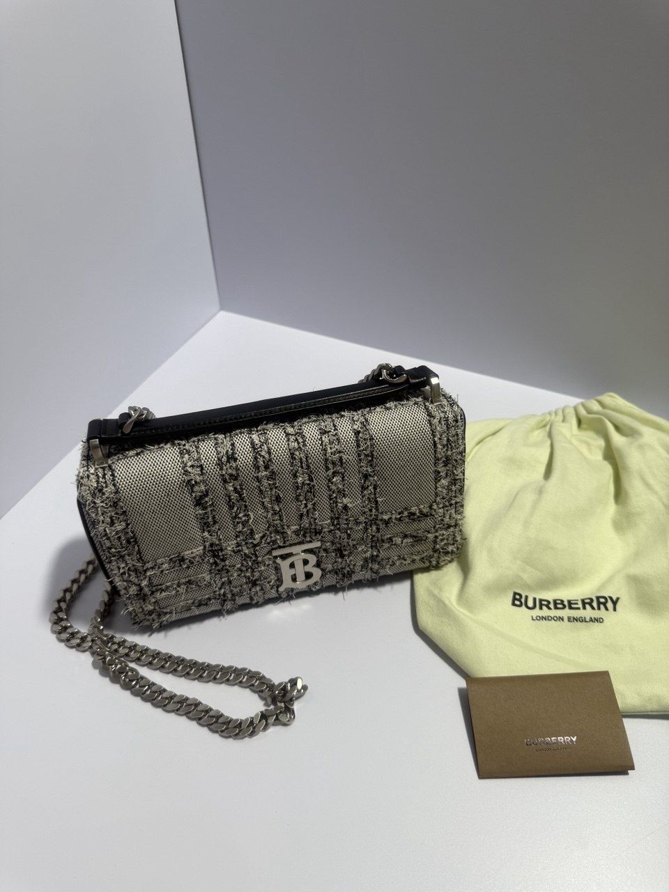 BURBERRY Lola чёрно-белая стёганая сумка через плечо ("недл-панч")
