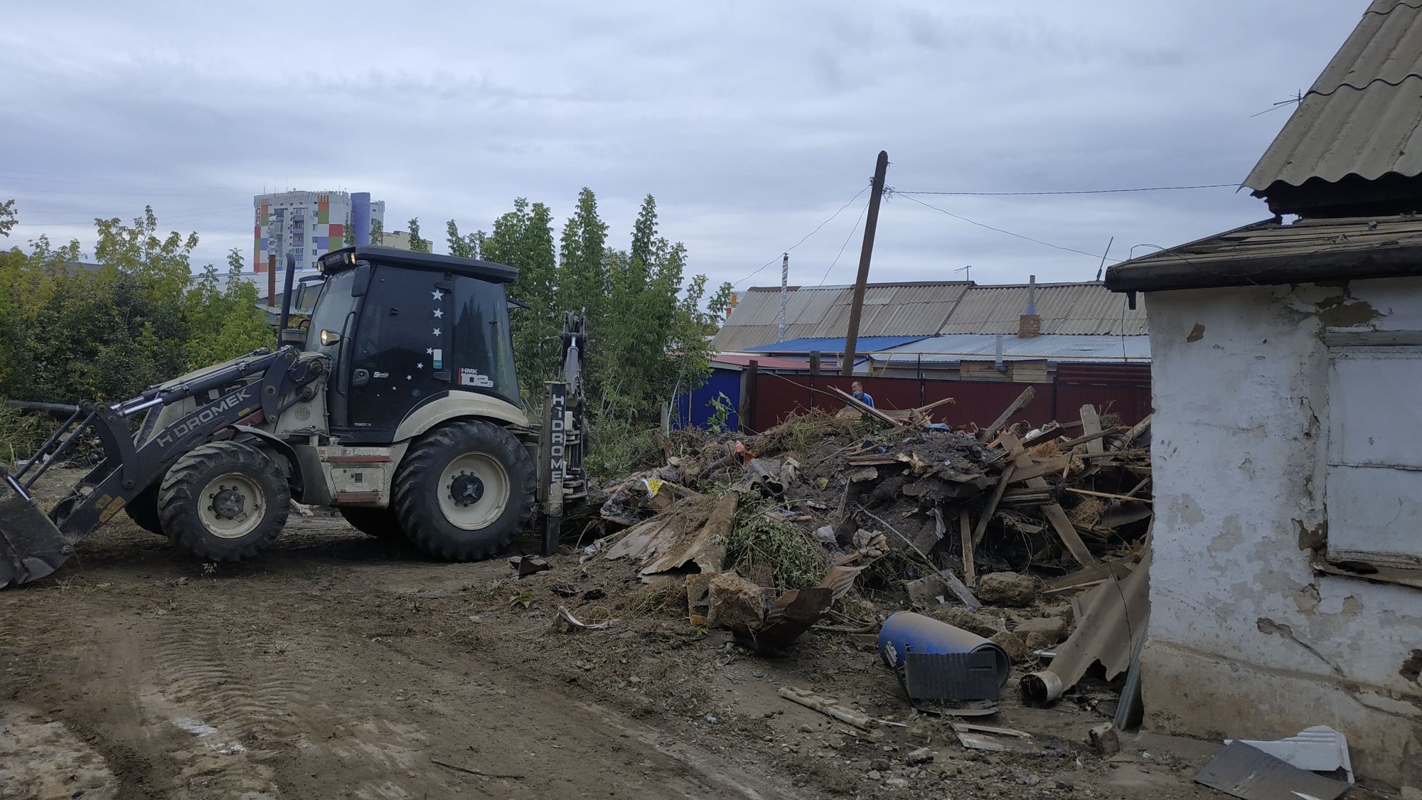 Экскаватор Погрузчик.Приемлемые цены.Опытные операторы.Услуги аренды.