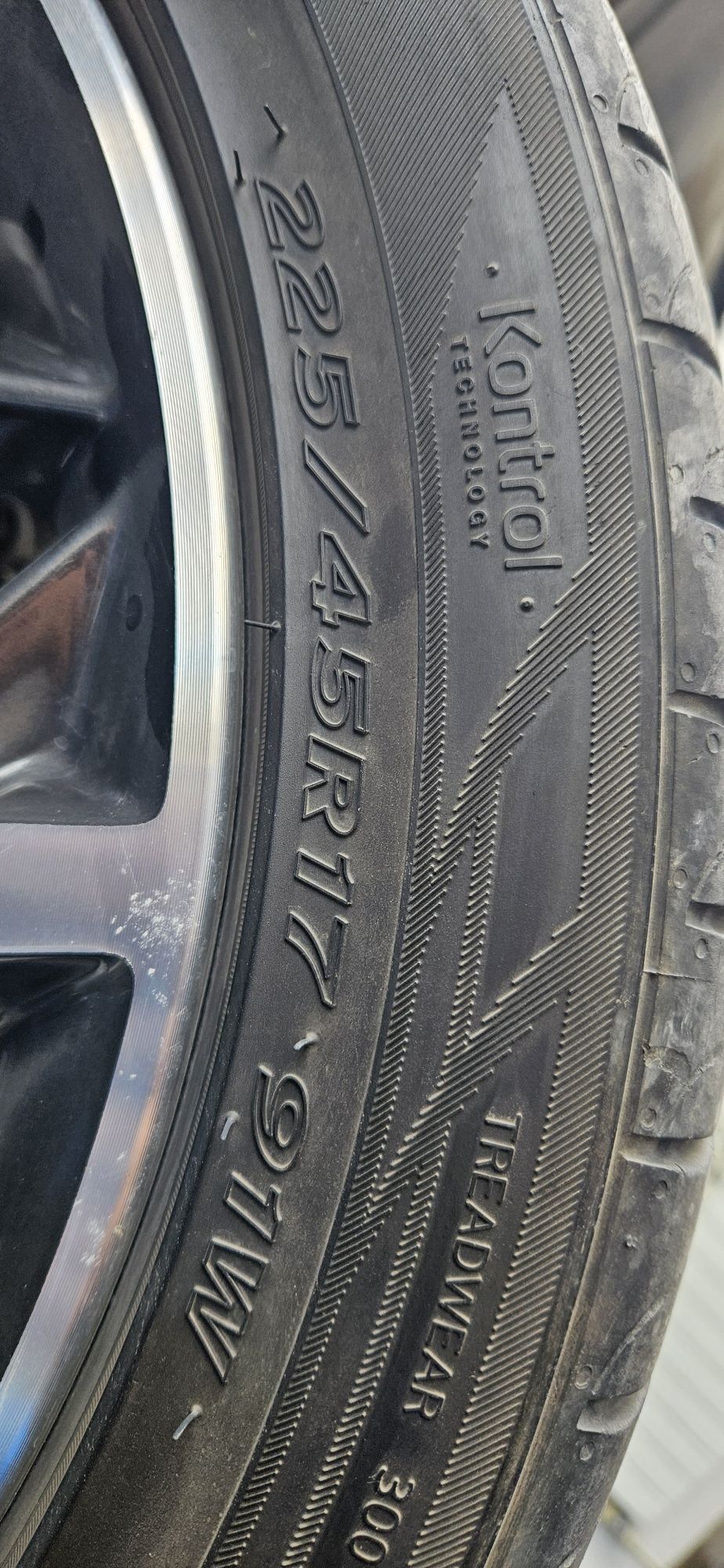 Шина 225/45R17 Hankook как новый