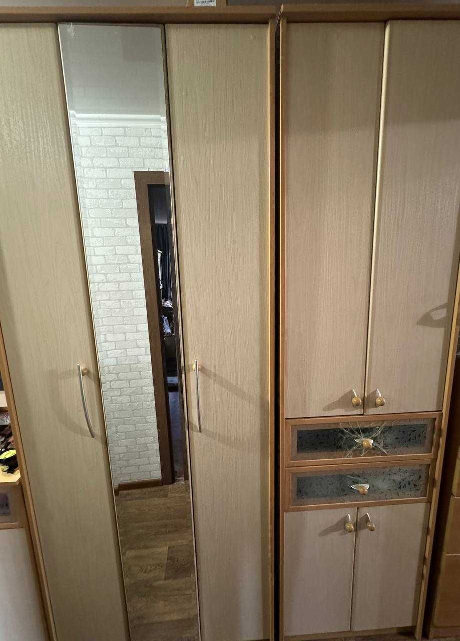 Продаю шкаф для прихожей