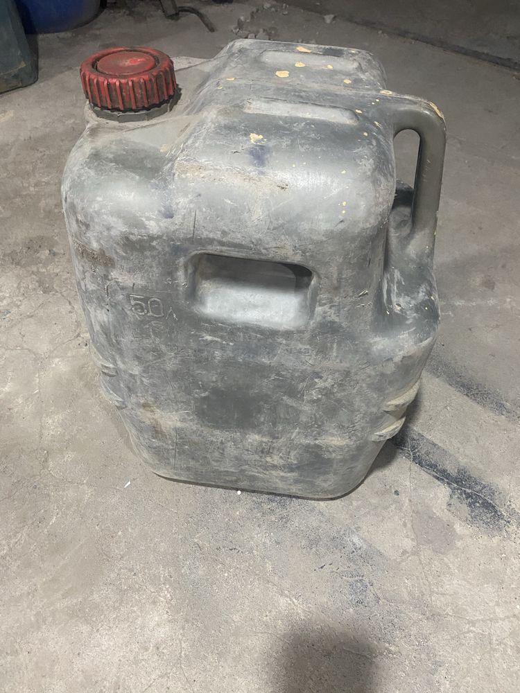 Продам канистру 50 л