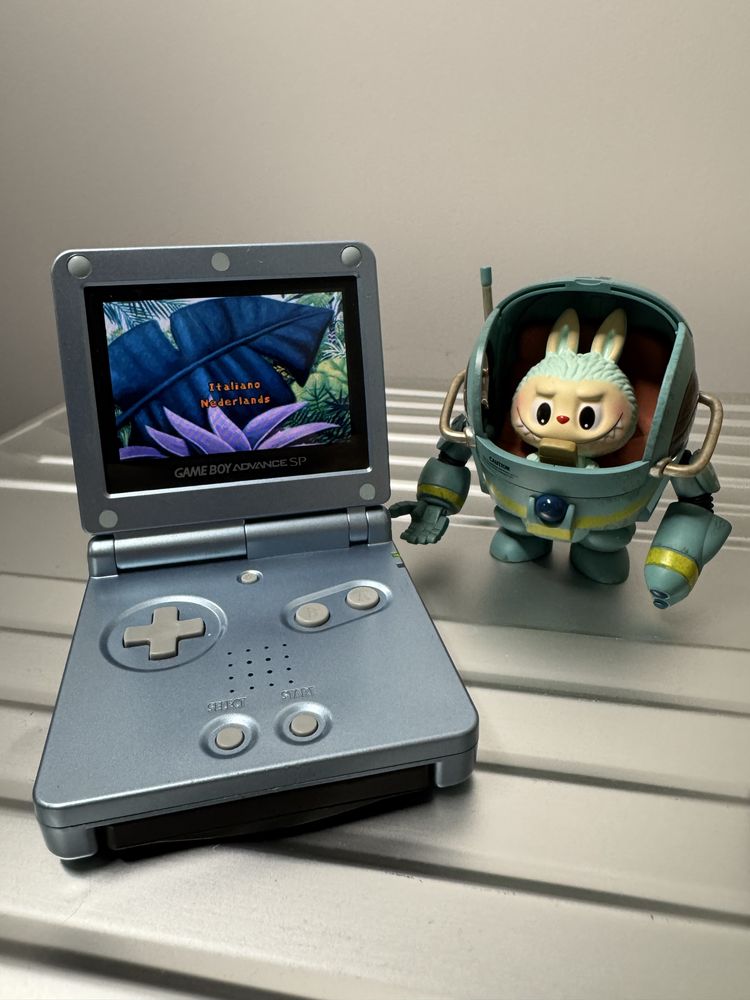 GAME BOY Advance SP 101