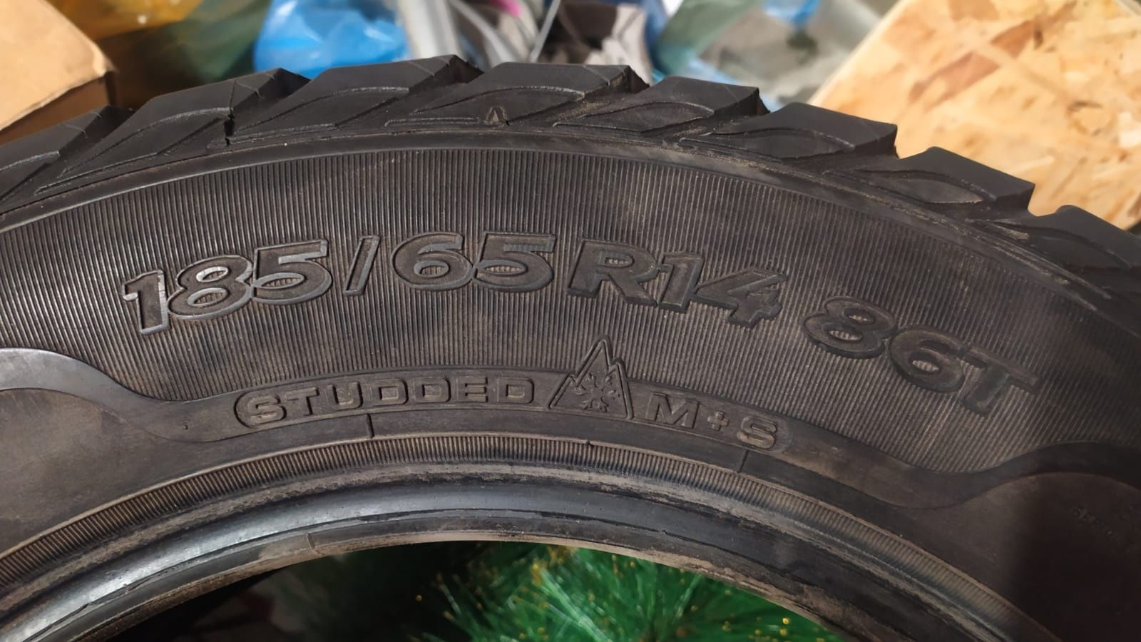 Бэушные шины 185x65R14 (2шт)