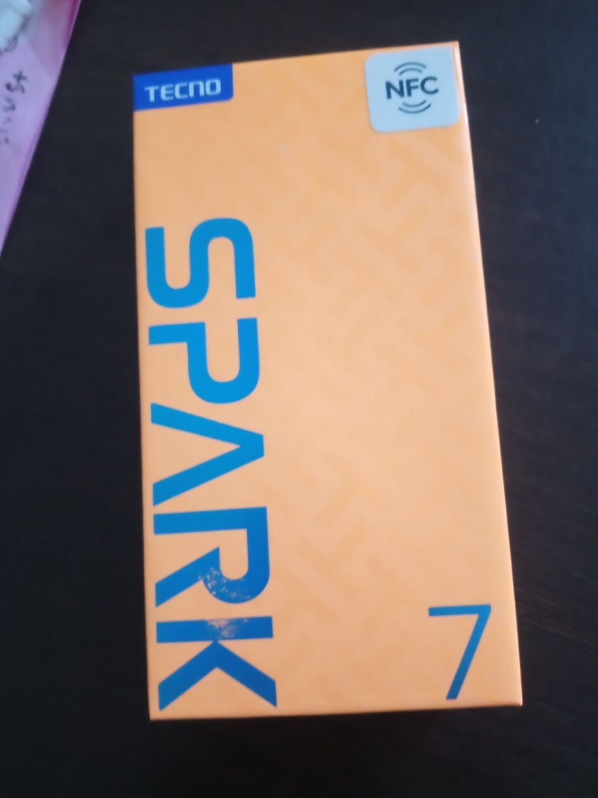 Продам телефон Tecno Spark 7