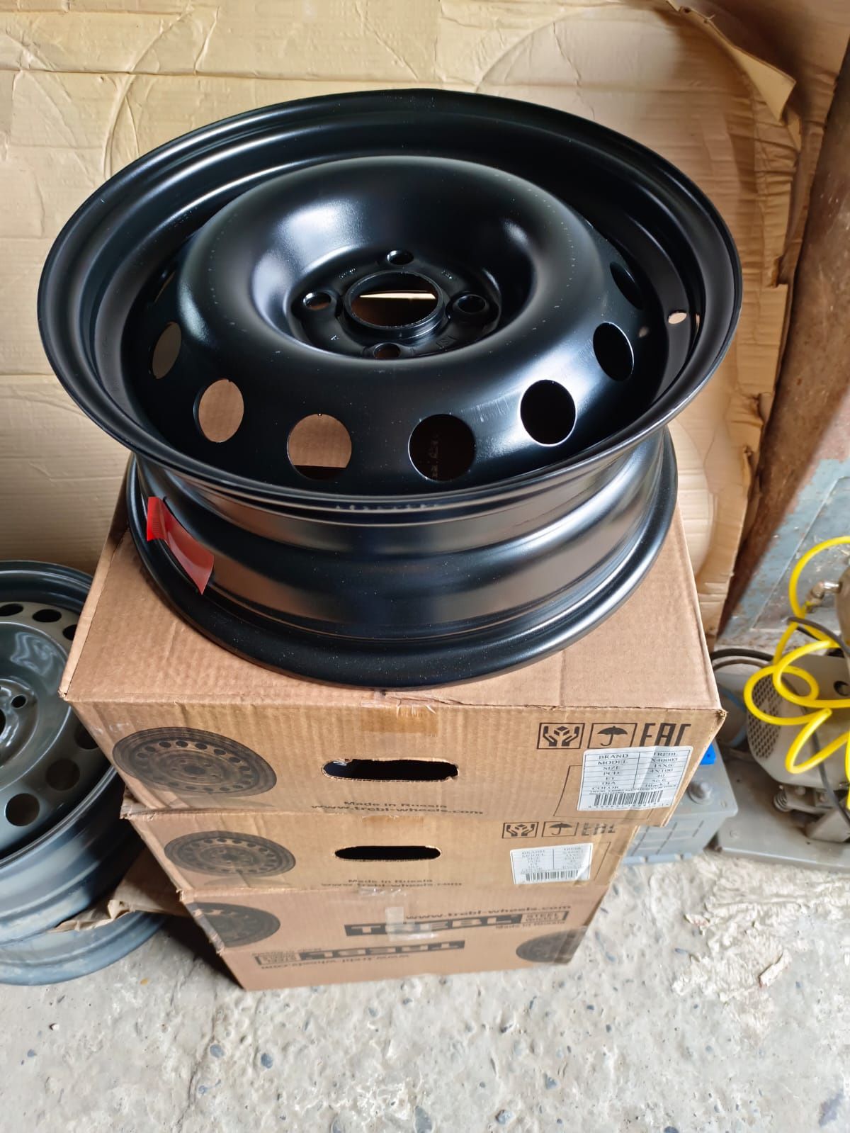 Новые штампованные диски R13,R14,R15,R16,R17 Жаңа Темір дискілер
