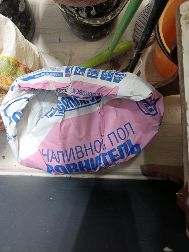 Отдам наливной пол. Остался примерно 15 кг