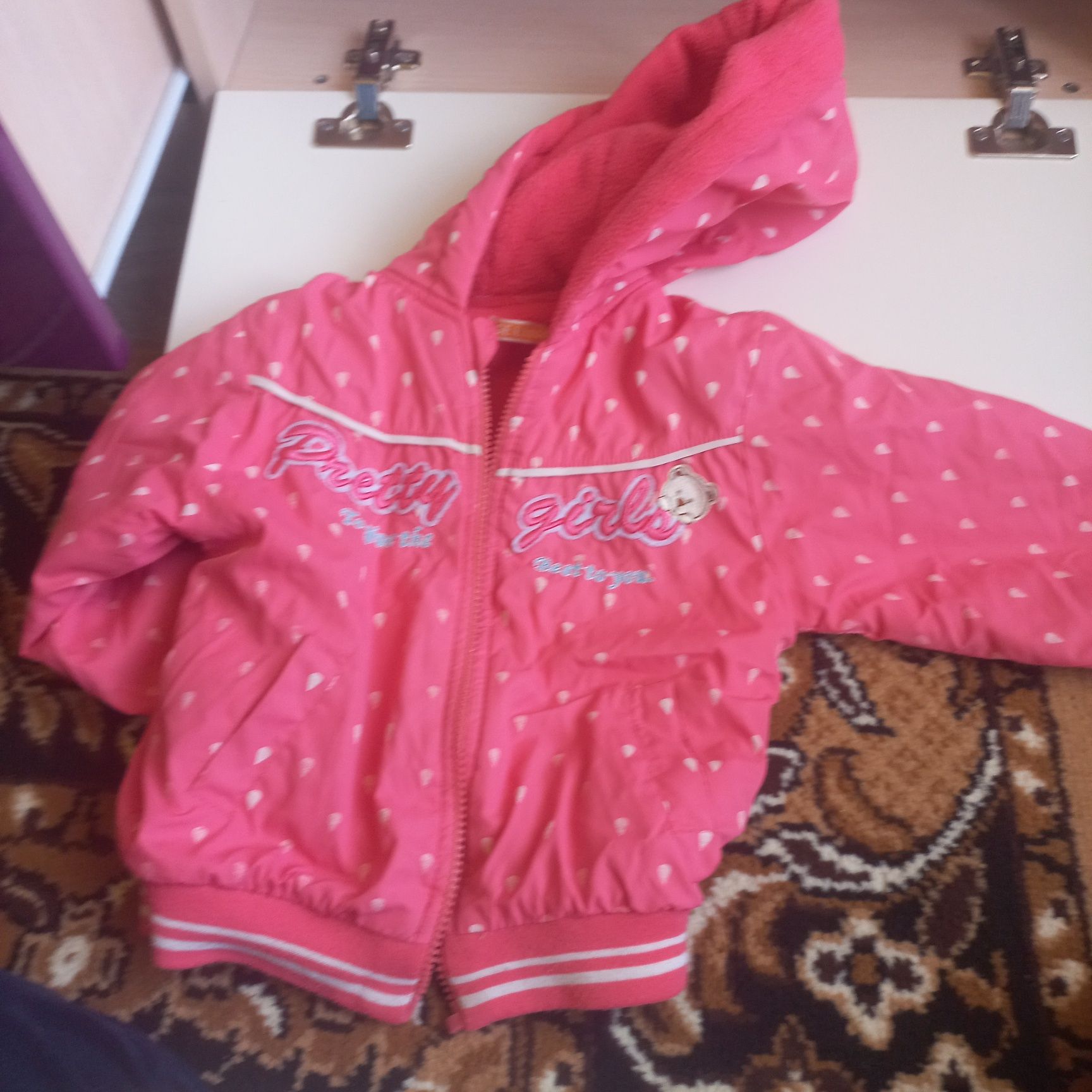 Продам осение куртки