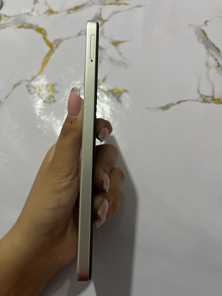 Продаётся телефон Redmi 12 256 гб.