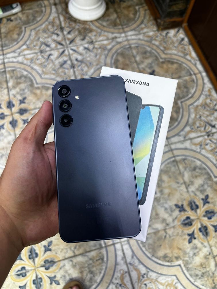 Продам срочно телефон Samsung A16 256