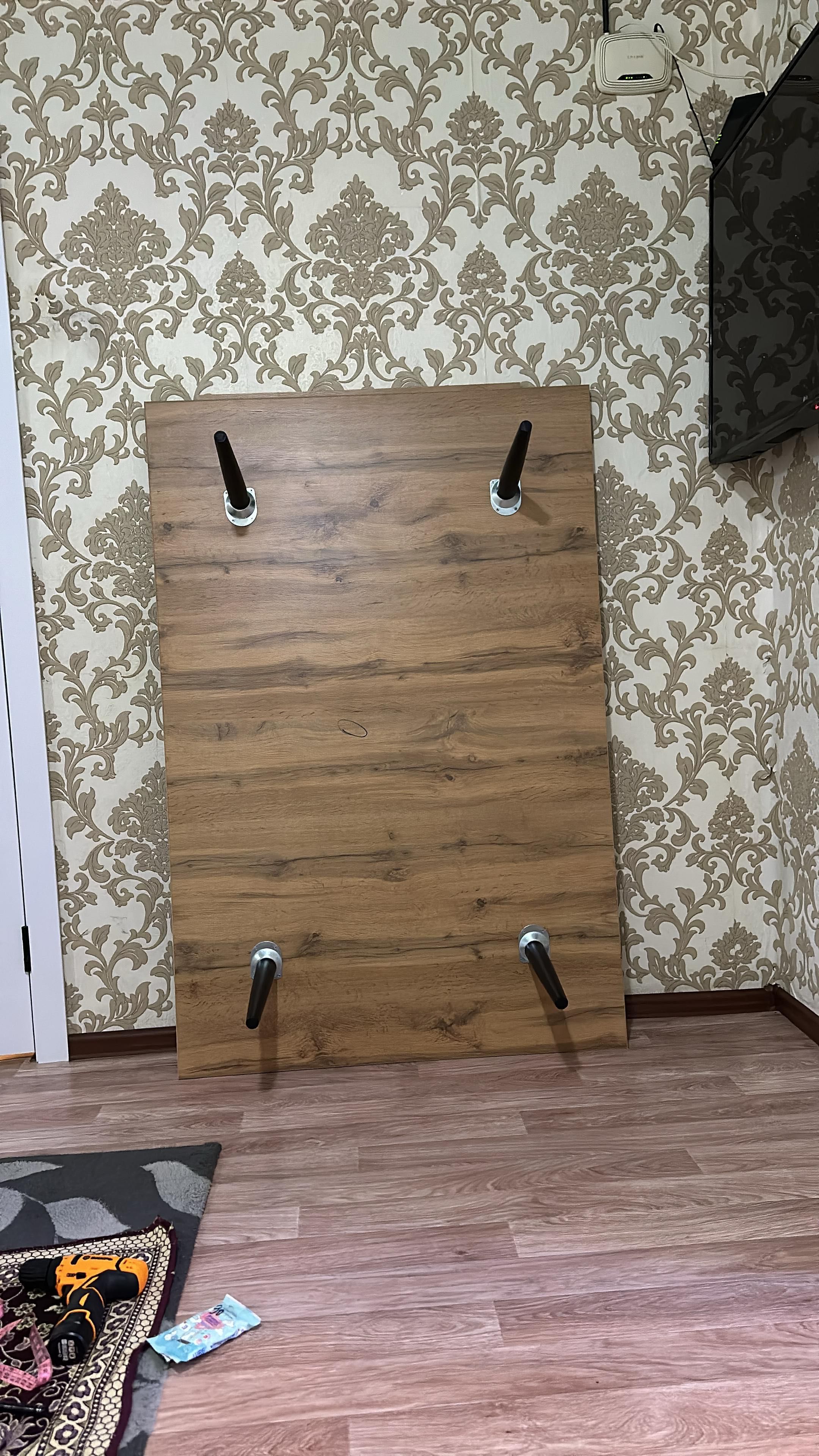 Продается столы со съемными ножками