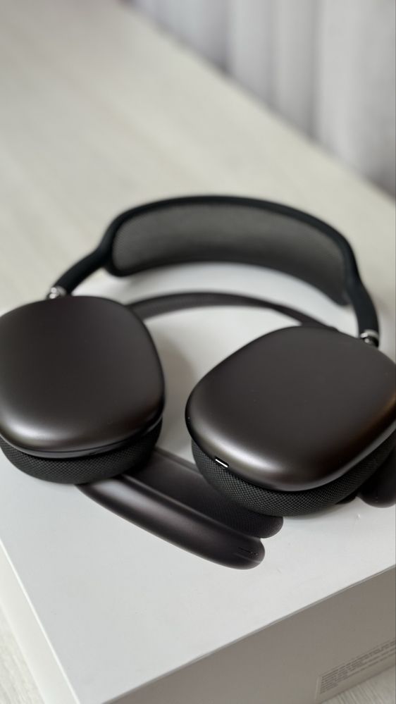 ПРОДАМ airpods MAX