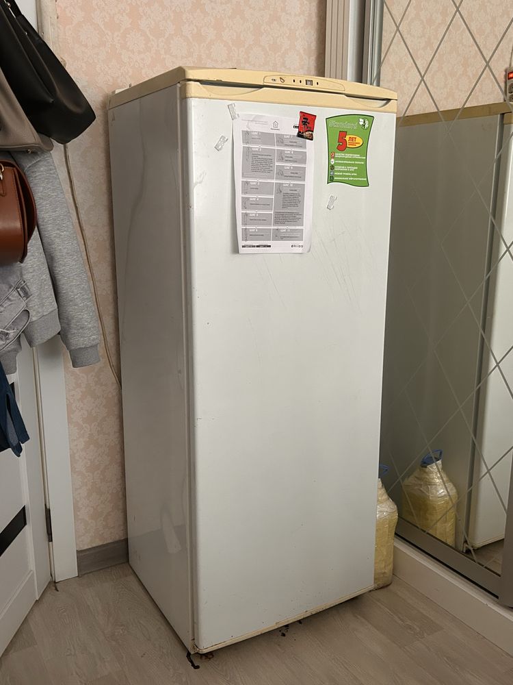Продаю морозильную камеру