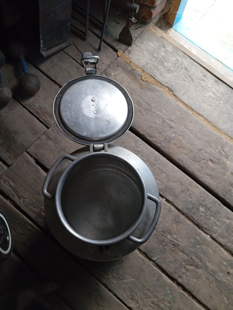 Продам флягу алюминиевую.