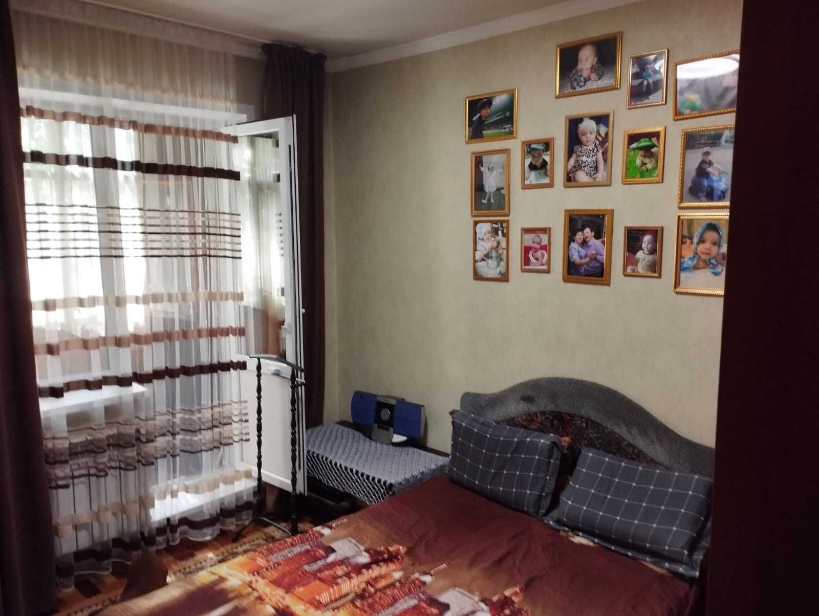 Продам трехкомнатную квартиру в микрорайоне "Жулдыз-1 " города Алматы.