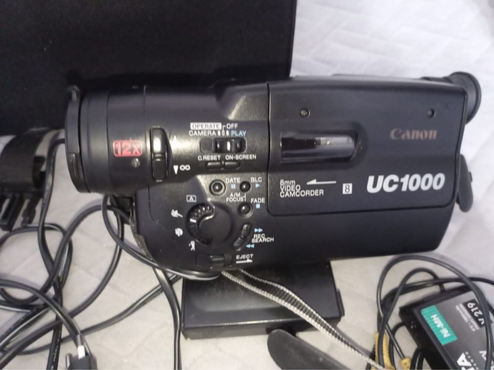 Продам видеокамеру Canon