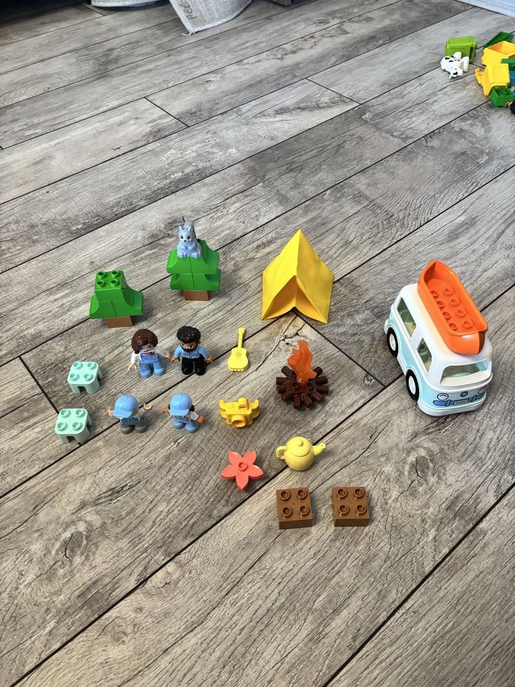 LEGO DUPLO 10946 Семейное приключение на микроавтобусе