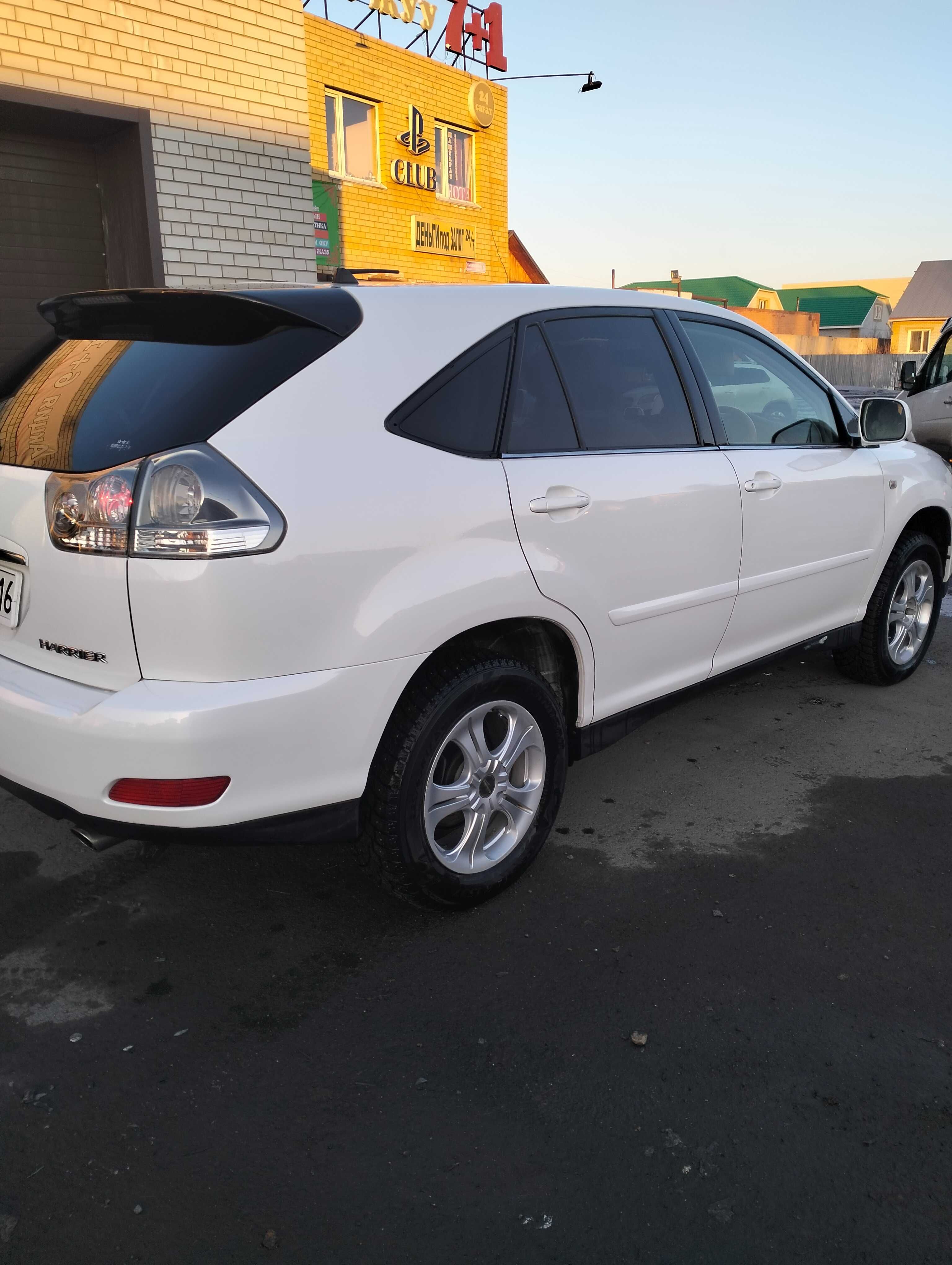 Продам Toyota Harrier