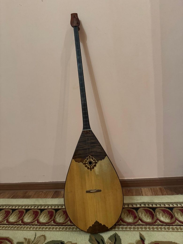 Домбыра кызыл агаш