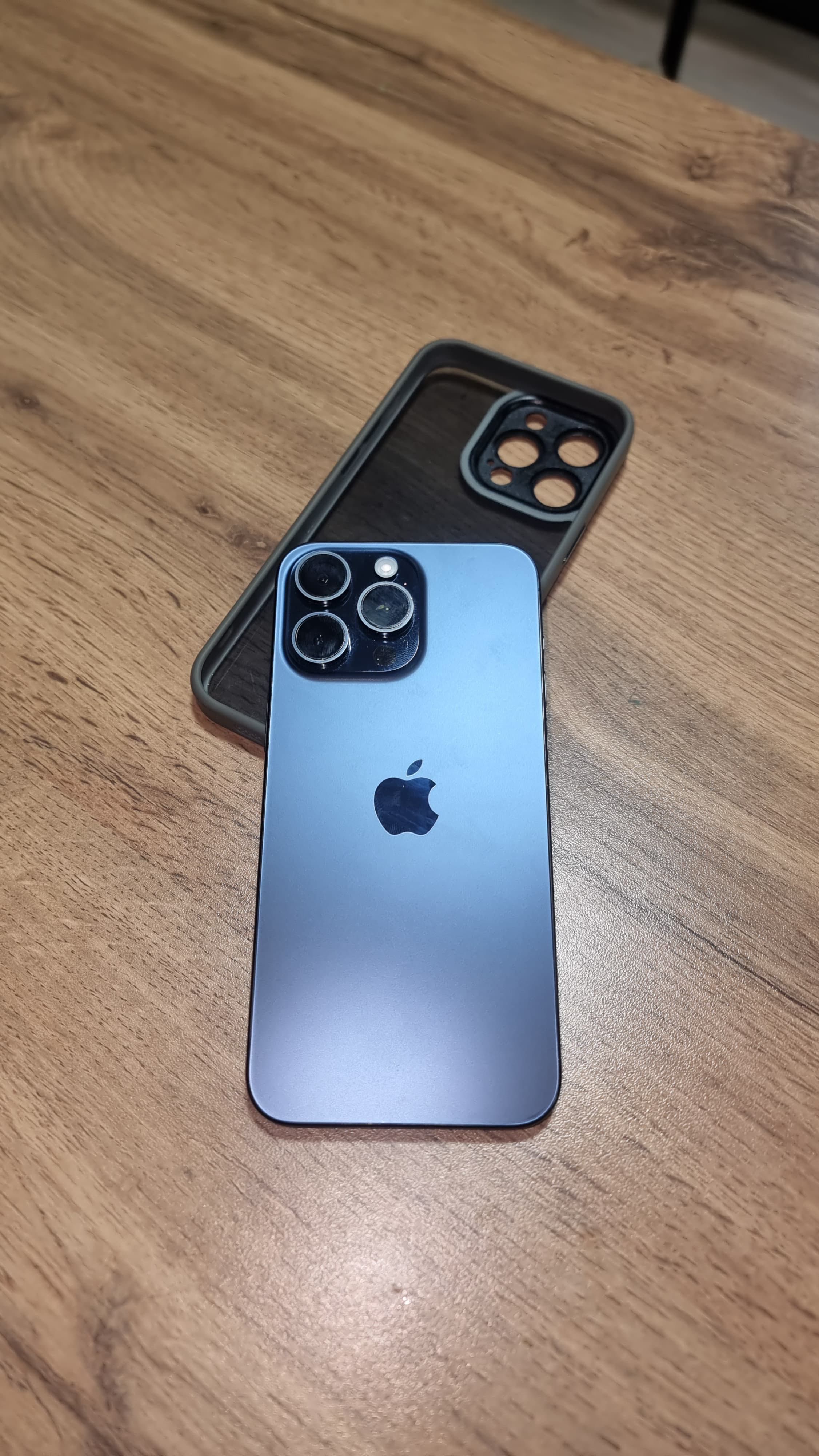 Продам iPhone 15 pro max