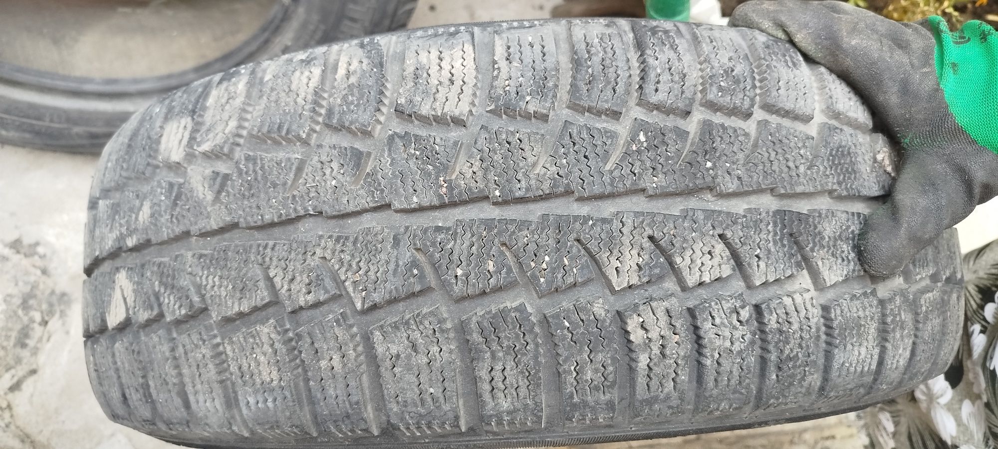 Продам автошины на легковоеавто