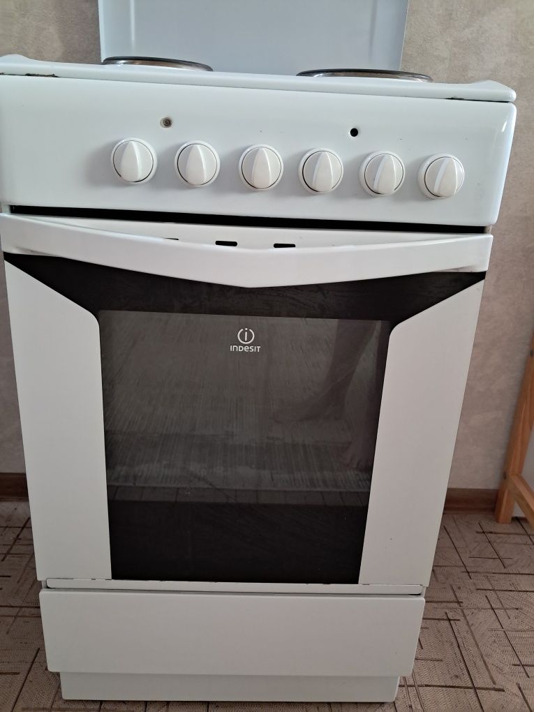 Продам электро плиту