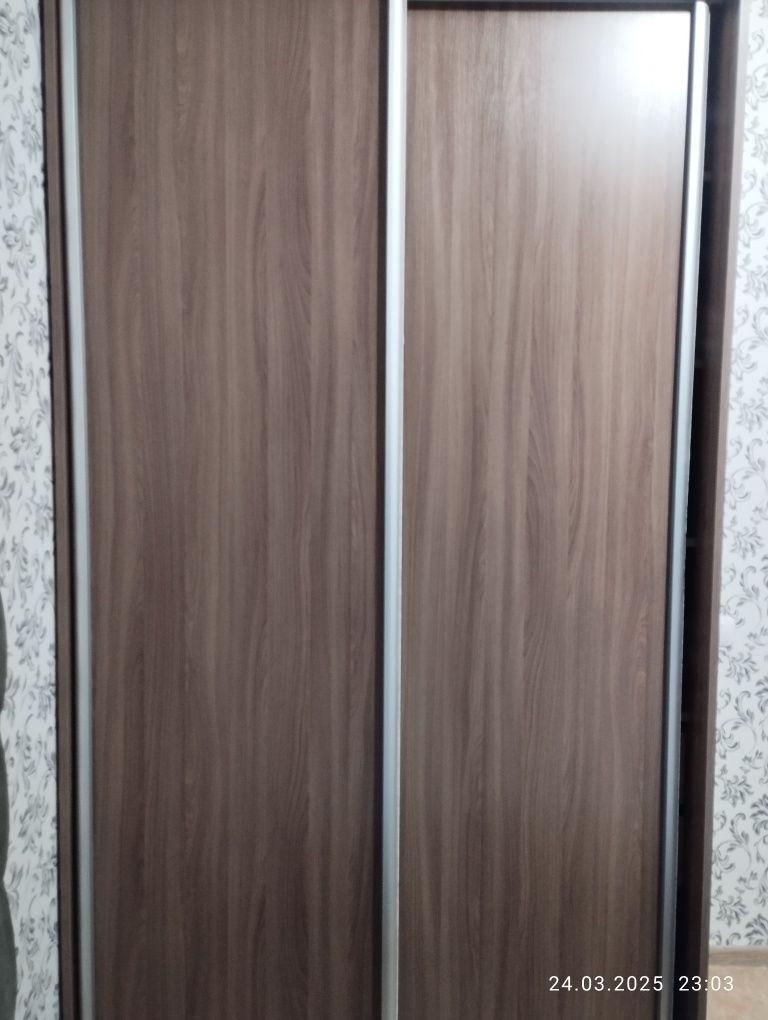 Продам прихожую , кровать и шкаф срочно