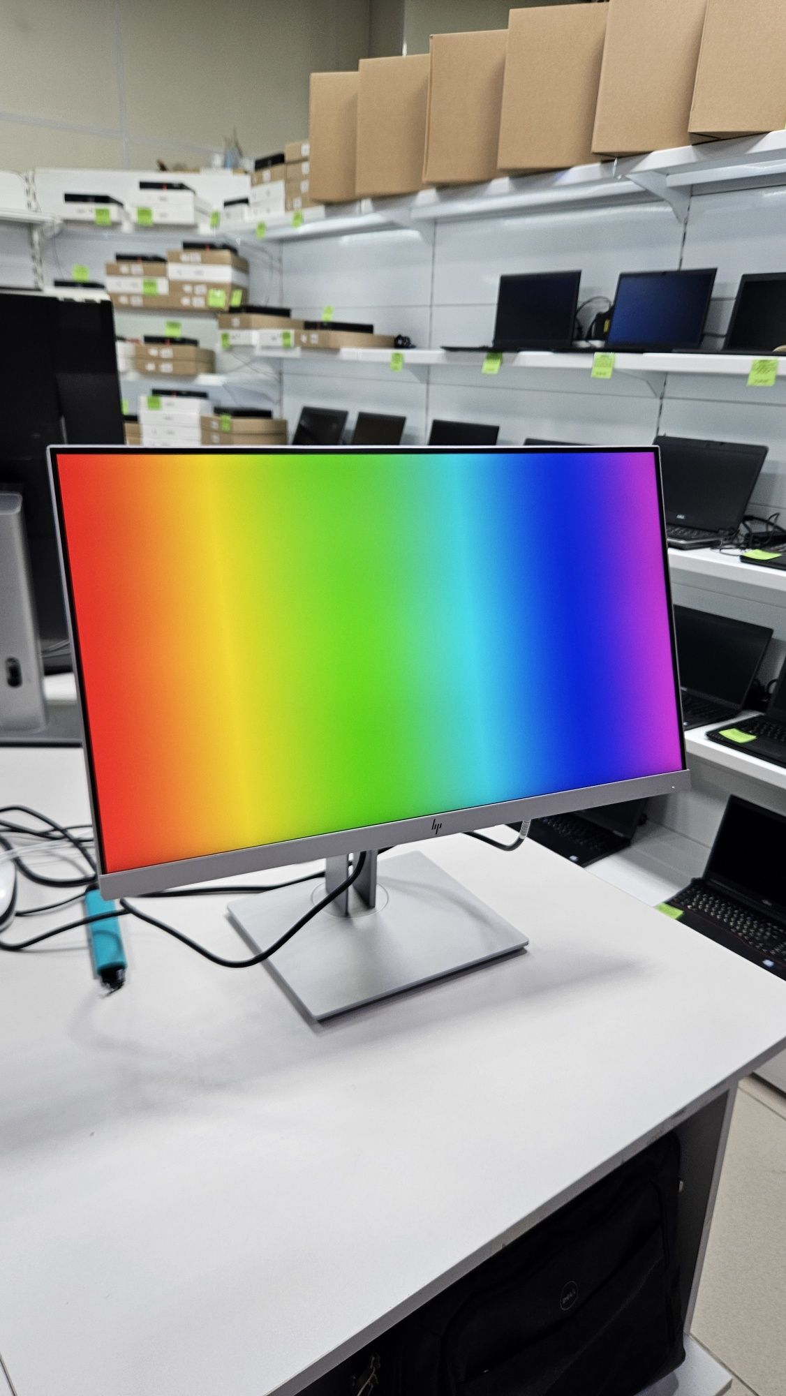 Монитор  HP E243