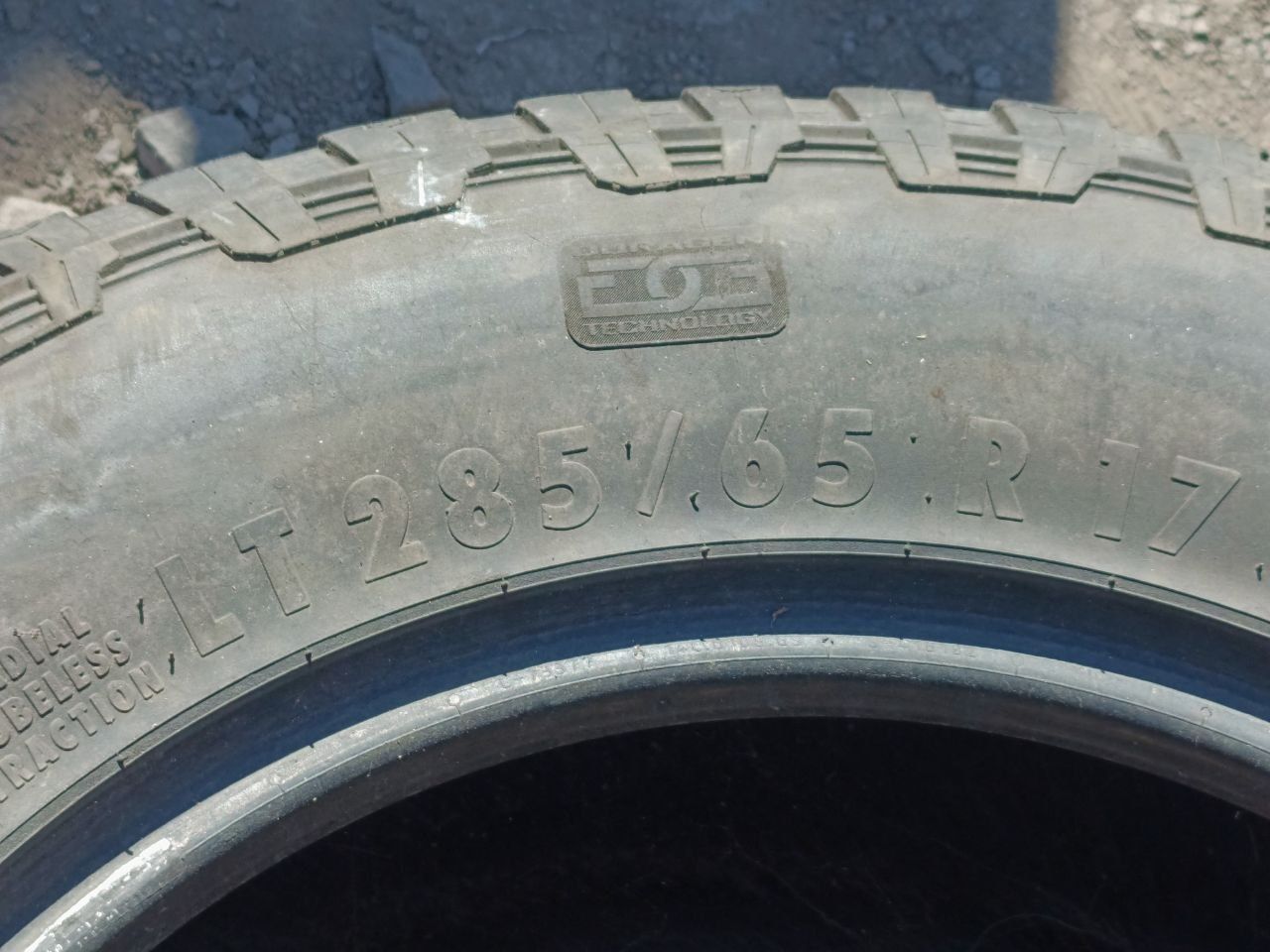 Шины безкамерки комплект размер 285/65 R17