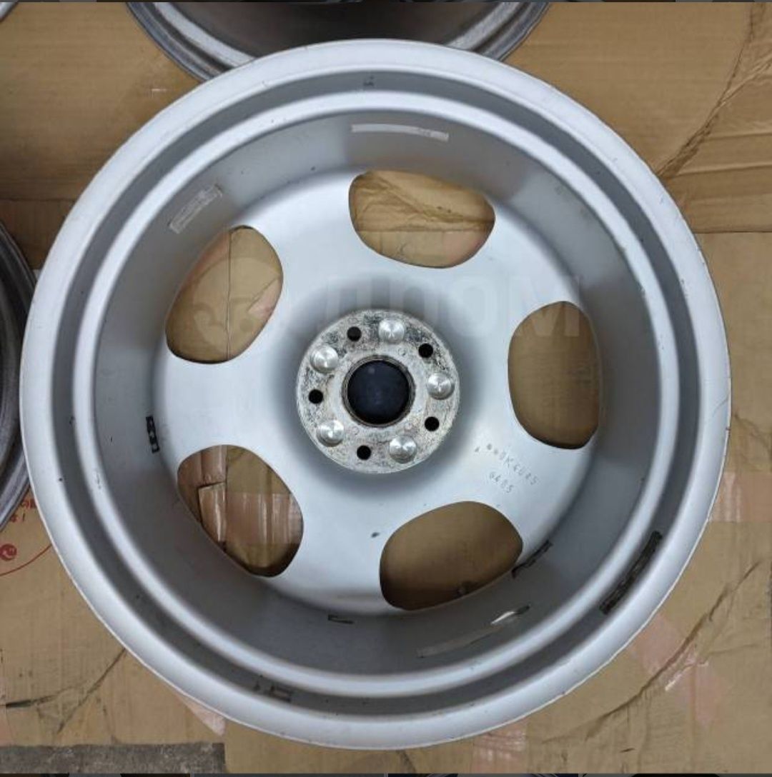 Продам стильные диски Tom's R18