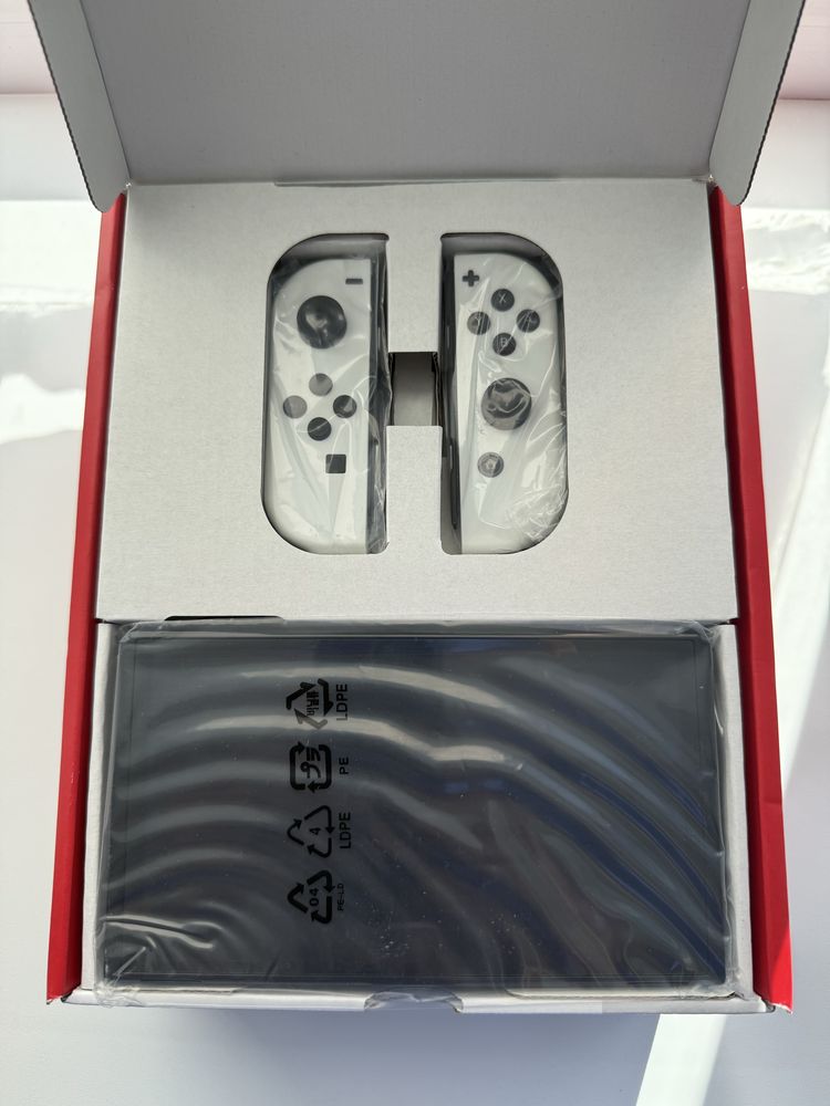 Nintendo Switch Oled новый